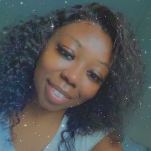 Meet your Posher, Simone